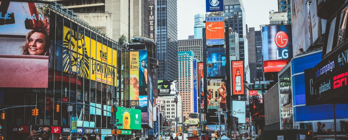 OOH Advertising: Definisi, Manfaat, dan Contoh Kreatifnya